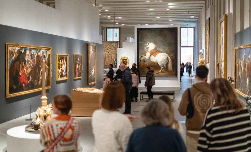 interior de sala de exposiciones